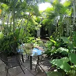 Cinco Hotel B&B